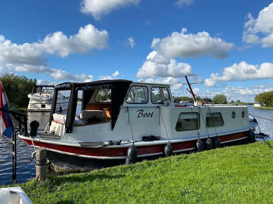 Classic Boat 4-6P Boco Living Rotterdam Marina Apartment